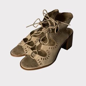 Mossimo Supply Compnay Open Toe Wedged Heels Womens size 8 Cute Casual Summer